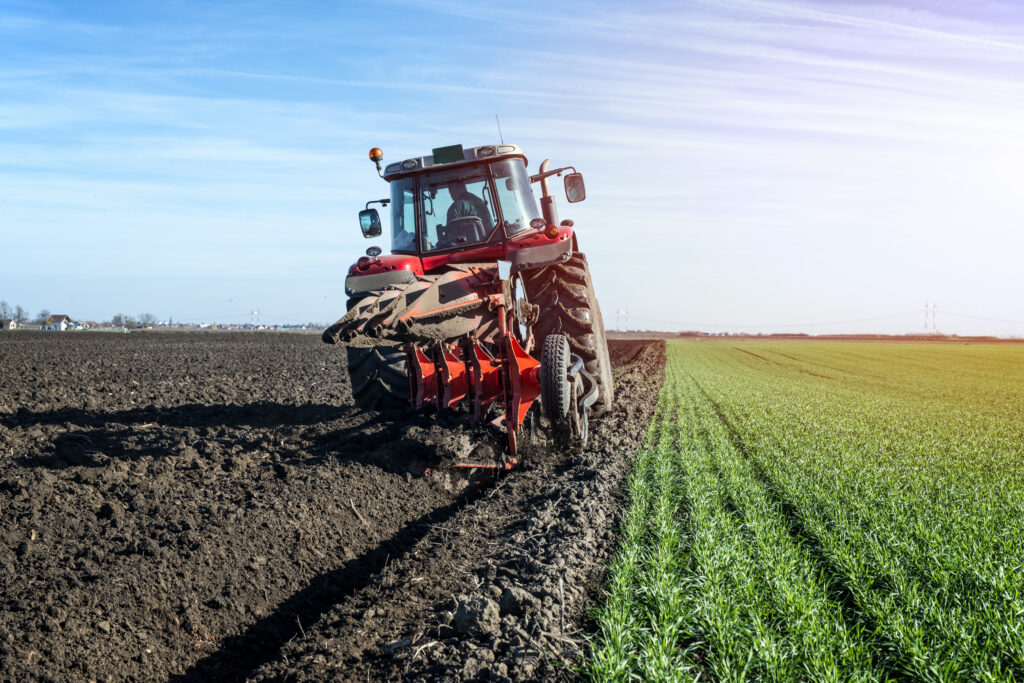 TRATTORI AGRICOLI VELOCI: LA REVISIONE SLITTA AL 31 DICEMBRE 2026